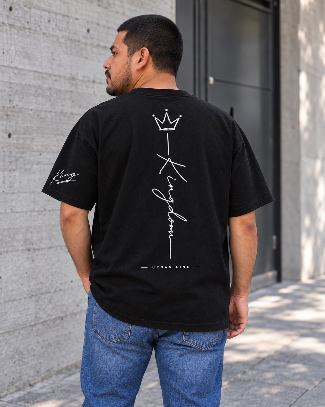 Playera Kingdom de MINIMALISTIC URBAN, negra, vista trasera